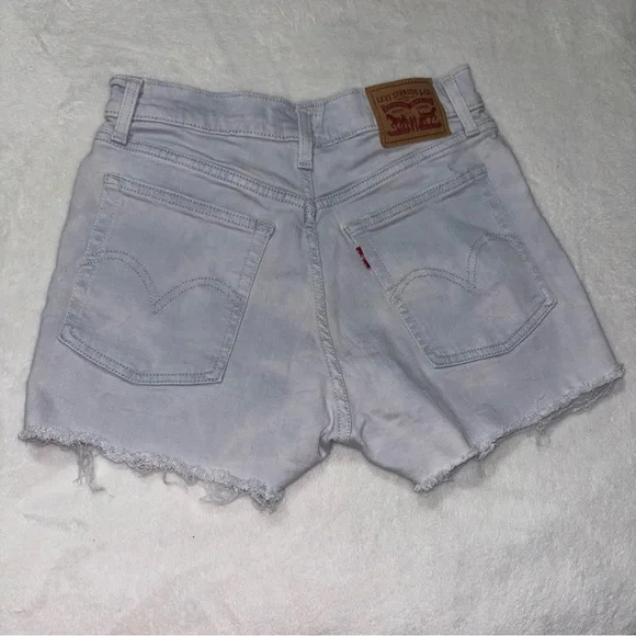 Levi’s Hi-Rise Cut Off Light Wash Denim Shorts Women’s Size 27 - Picture 2 of 6